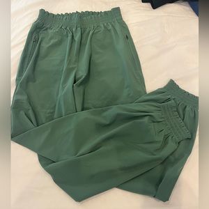 Women’s green Athleta joggers size 0